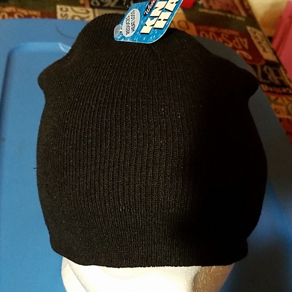 Winter Knit Hat Reduces Heat Loss Black